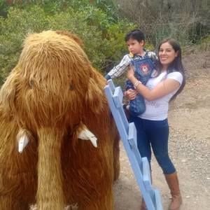 Meet your Posher, Claudia